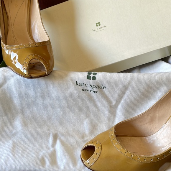 Kate Spade patent camel heels size 7.5 women - Picture 4 of 5